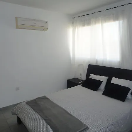 Blue Artemis Penthouse Apartment Paralimni